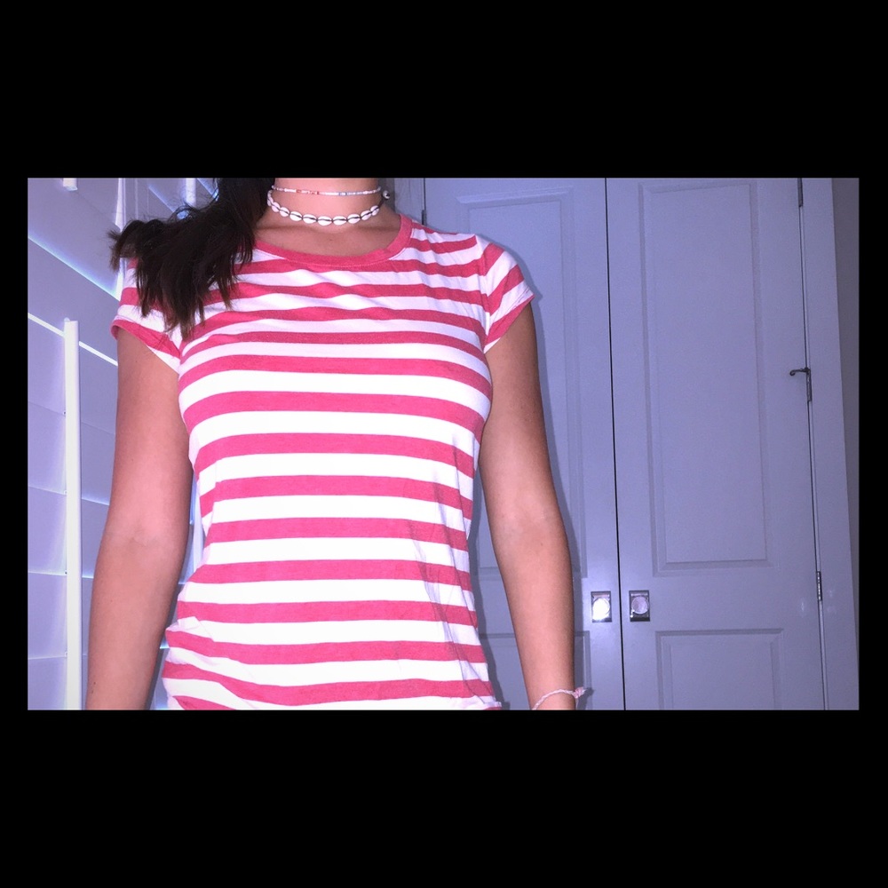 Sups cute throw on tee!